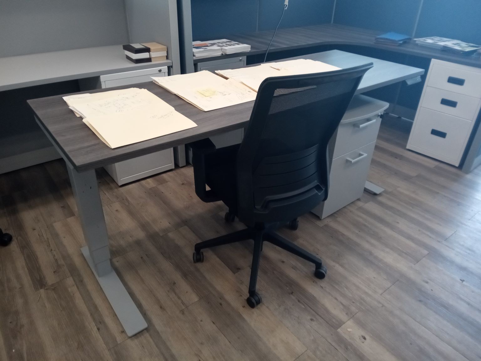 WORK FROM HOME, ADJUSTABLE HEIGHT DESK, SIT DOWN STAND UP DESK, USED