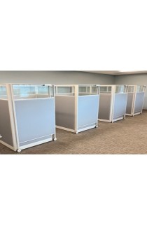 CUBICLE WITH SLIDING DOOR