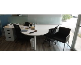 New Never Used  5 x 5' 1 /2 Moon Collaboration Workstations